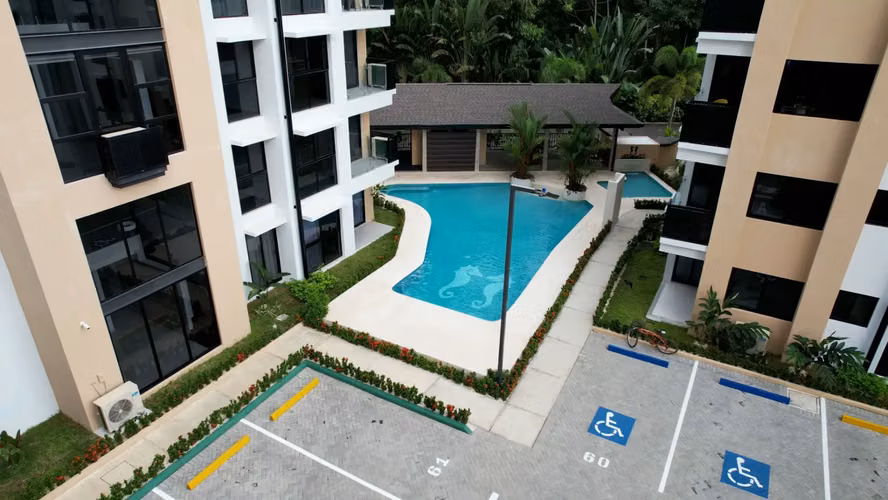 Nuevo apartamento de lujo de 2 habitaciones en Costa Rica: piscina, diseño moderno y vistas verdes. - Imagen 5