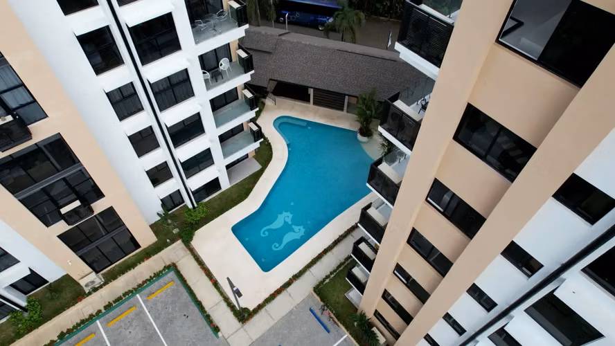 Nuevo apartamento de lujo de 2 habitaciones en Costa Rica: piscina, diseño moderno y vistas verdes. - Imagen 4