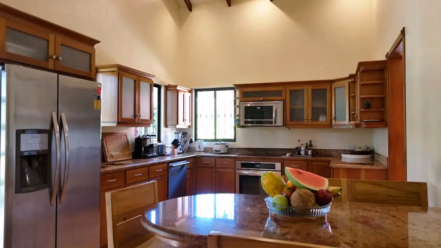 Finca tropical de lujo con lago privado, piscina y ubicación privilegiada cerca de Playa Esterillos y Bejuco. - Imagen 20