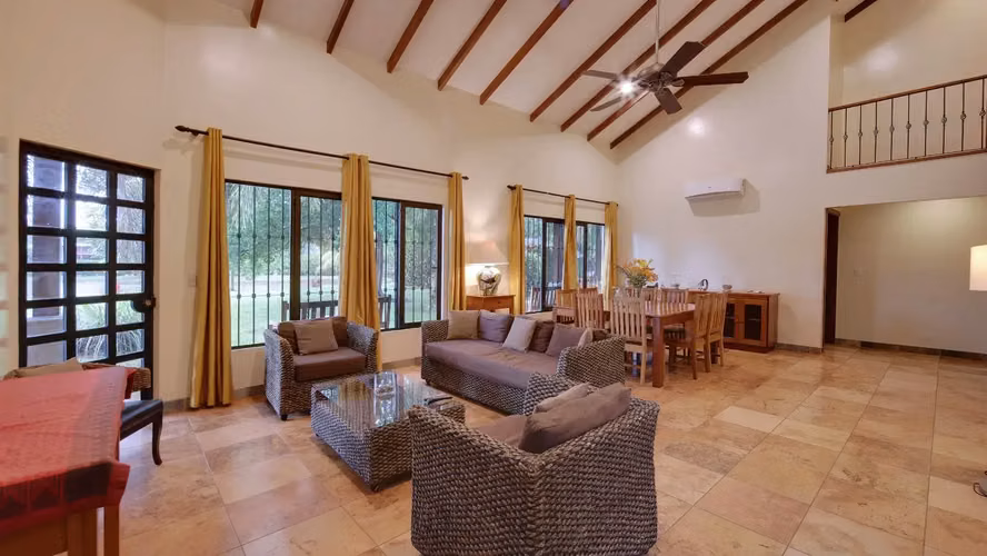 Finca tropical de lujo con lago privado, piscina y ubicación privilegiada cerca de Playa Esterillos y Bejuco. - Imagen 18