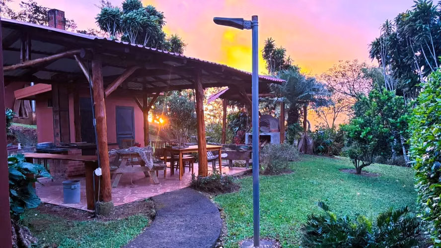 CASA ESTILO CHALET CON VISTAS PANORÁMICAS – SAN PEDRO, SAN RAMÓN - Imagen 16