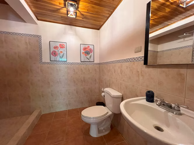 Encantadora casa de 3 dormitorios y 3 baños con piscina cerca de Tango Mar: un oasis tropical - Imagen 19