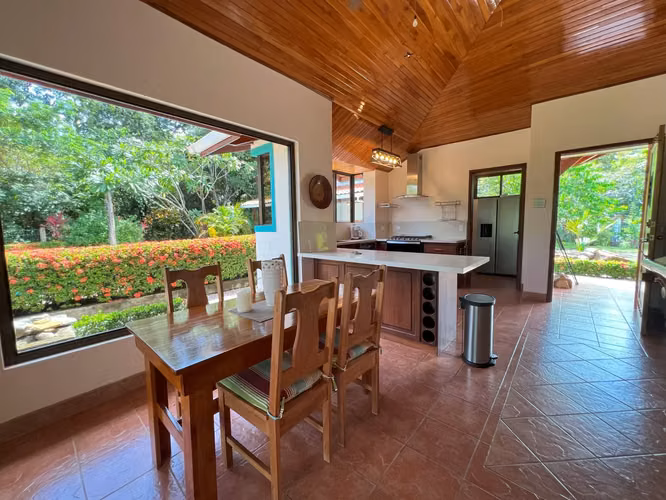 Encantadora casa de 3 dormitorios y 3 baños con piscina cerca de Tango Mar: un oasis tropical - Imagen 13