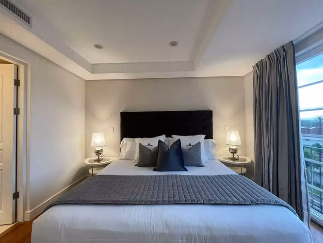 Amplio y moderno apartamento de 3 dormitorios y 4 baños en Laureles Este, Escazú - Imagen 5