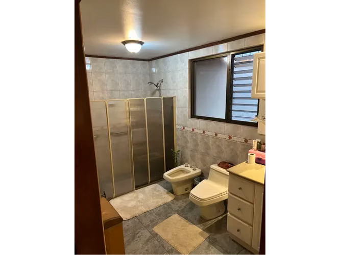 CASA DE UN NIVEL COMPLETAMENTE AMUEBLADA EN ALQUILER EN LA FAVORITA, ROHRMOSER