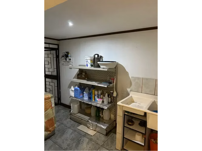 CASA DE UN NIVEL COMPLETAMENTE AMUEBLADA EN ALQUILER EN LA FAVORITA, ROHRMOSER