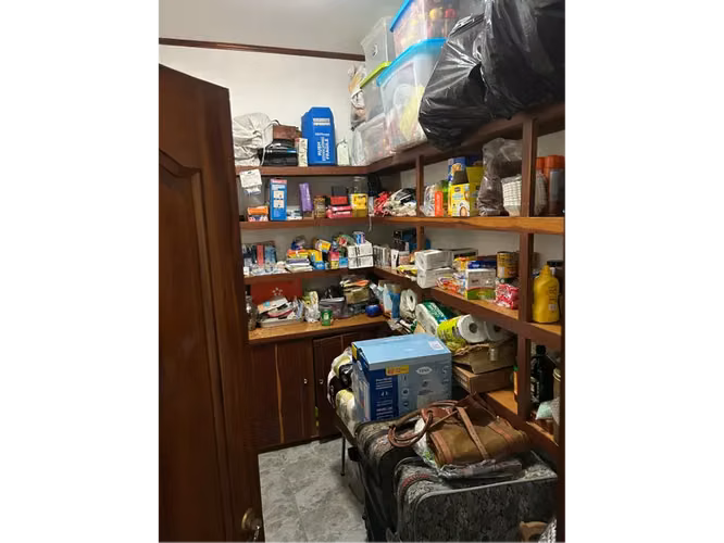 CASA DE UN NIVEL COMPLETAMENTE AMUEBLADA EN ALQUILER EN LA FAVORITA, ROHRMOSER