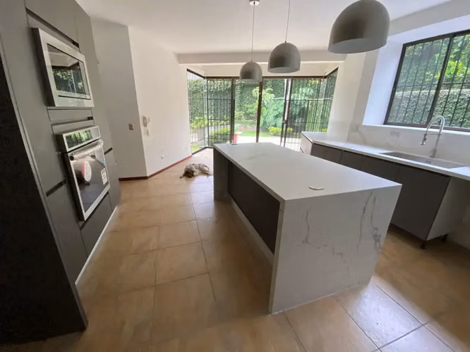 En Renta – Residencia de Lujo en Alto de Las Palomas, Escazú - Imagen 17