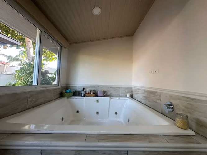 Casa con Piscina Privada en Jacó Sol, Costa Rica