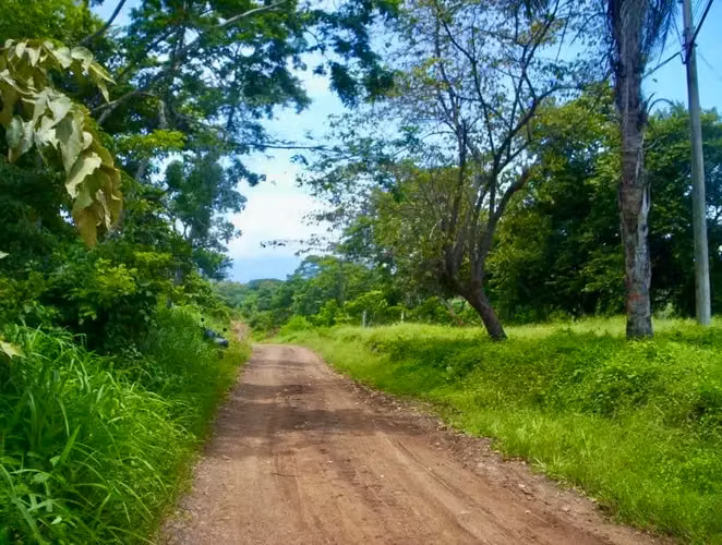 Lote de 2,027 m² con vista al mar en Guacalillo - Imagen 9