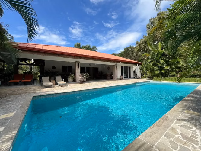 Villa Palma Royal Exclusiva Finca Privada con Lujo Moderno y Encanto Natural con establos para caballos en Las Delicias Santa Teresa - Imagen 1