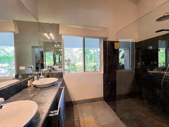 Villa Palma Royal Exclusiva Finca Privada con Lujo Moderno y Encanto Natural con establos para caballos en Las Delicias Santa Teresa - Imagen 17