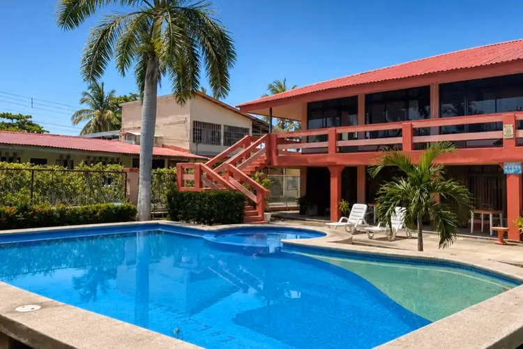 Venta / Hotel Frente a la Playa, El Cocal, Puntarenas - Imagen 2