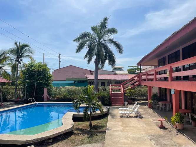 VENTA / Hotel Frente al Mar en El Cocal, Puntarenas: 24 Habitaciones, Piscina y Parqueo - Imagen 2