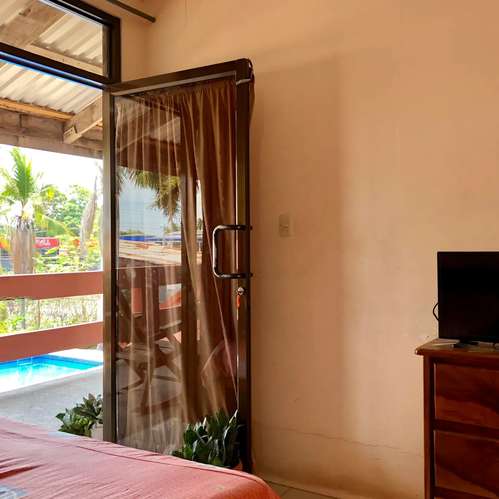 VENTA / Hotel Frente al Mar en El Cocal, Puntarenas: 24 Habitaciones, Piscina y Parqueo - Imagen 12