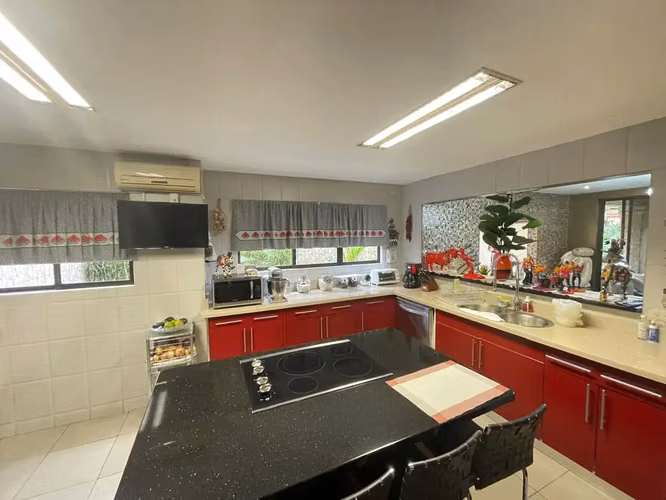 En Venta: Casa en Condominio Cerrado – Guachipelín de Escazú - Imagen 6