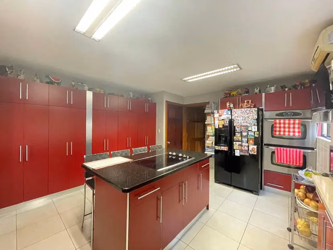 En Venta: Casa en Condominio Cerrado – Guachipelín de Escazú - Imagen 5