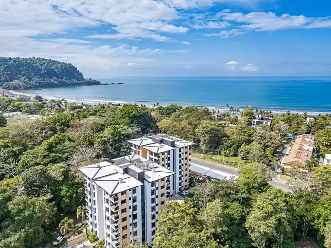 Apartamento llave en mano de 2 habitaciones en Jacó, ingresos comprobados por Airbnb, cerca de la playa.