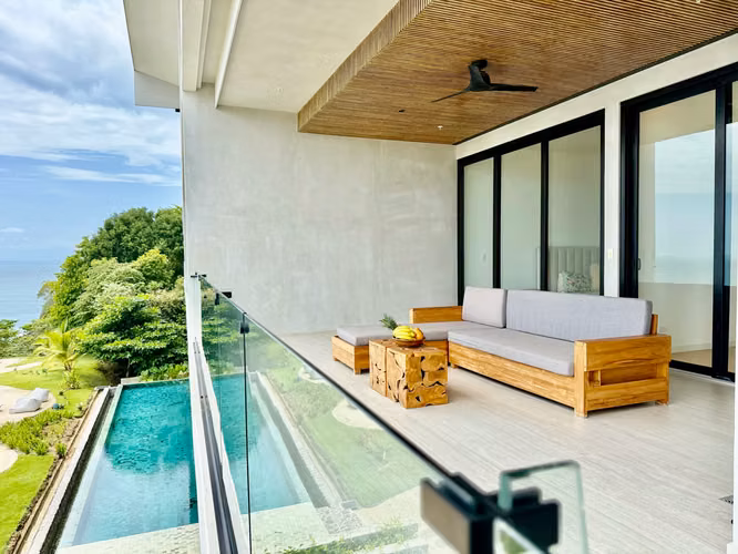 Espectacular Residencia Arquitectónica Frente al Mar con Piscina Infinita y Vistas Panorámicas del Pacífico - Imagen 13