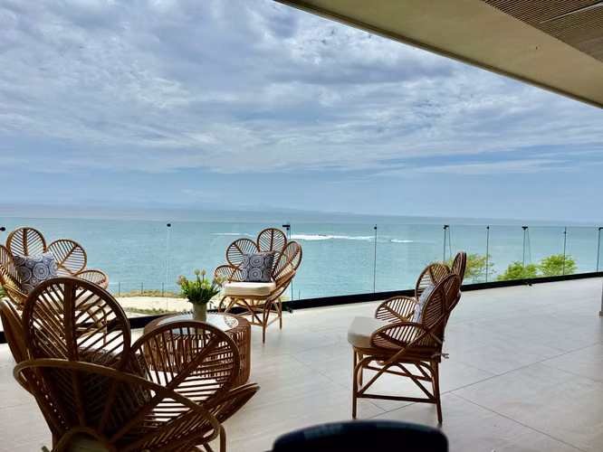 Espectacular Residencia Arquitectónica Frente al Mar con Piscina Infinita y Vistas Panorámicas del Pacífico - Imagen 16