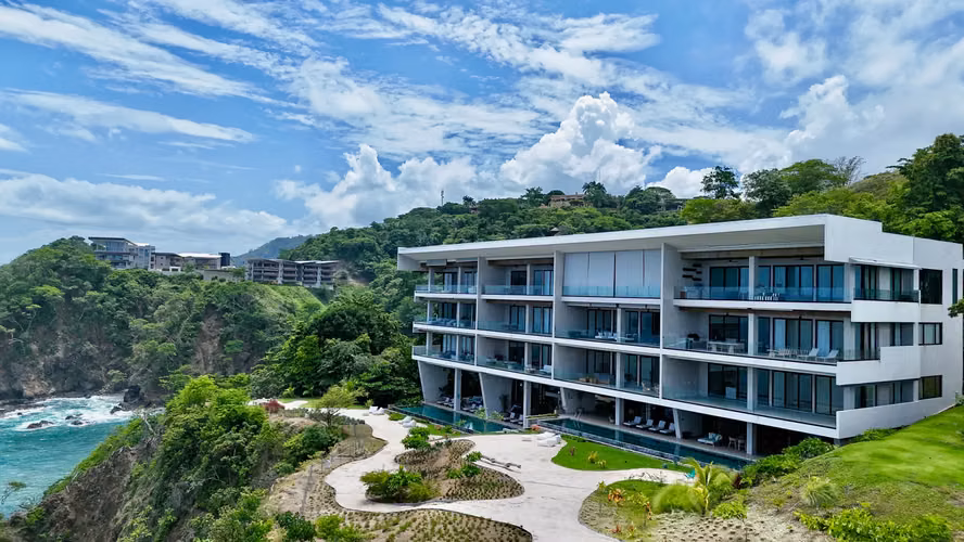 Espectacular Residencia Arquitectónica Frente al Mar con Piscina Infinita y Vistas Panorámicas del Pacífico - Imagen 2