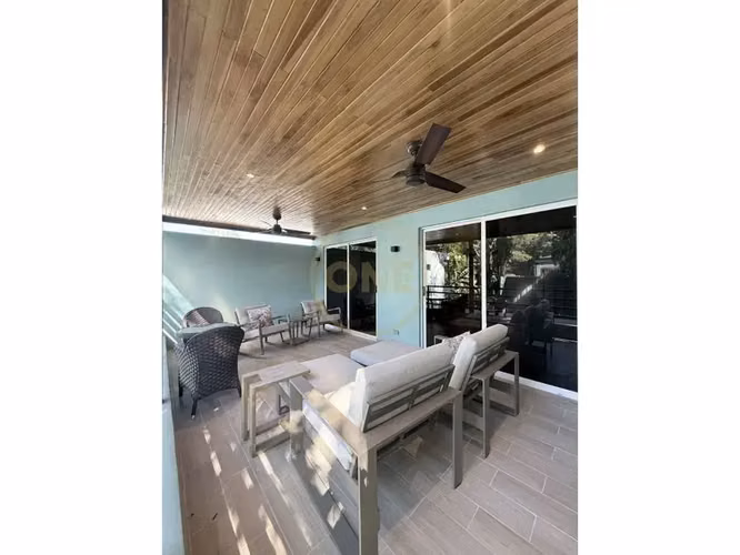 Nueva casa moderna de 4 dormitorios en Jacó (2023): Vida costera con comodidades de resort - Imagen 6
