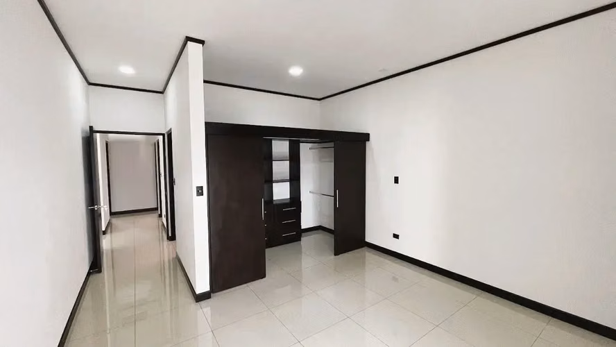 ENCANTADORA CASA EN VENTA EN SAN RAMÓN, ALAJUELA – IDEAL PARA VIVIR O INVERTIR - Imagen 14