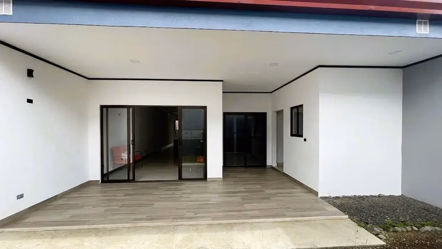 ENCANTADORA CASA EN VENTA EN SAN RAMÓN, ALAJUELA – IDEAL PARA VIVIR O INVERTIR - Imagen 3
