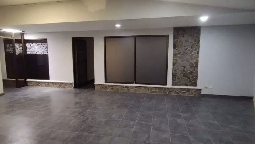 Edificio Comercial Esquinero en Jacó con Alto Potencial de Negocio - Imagen 11