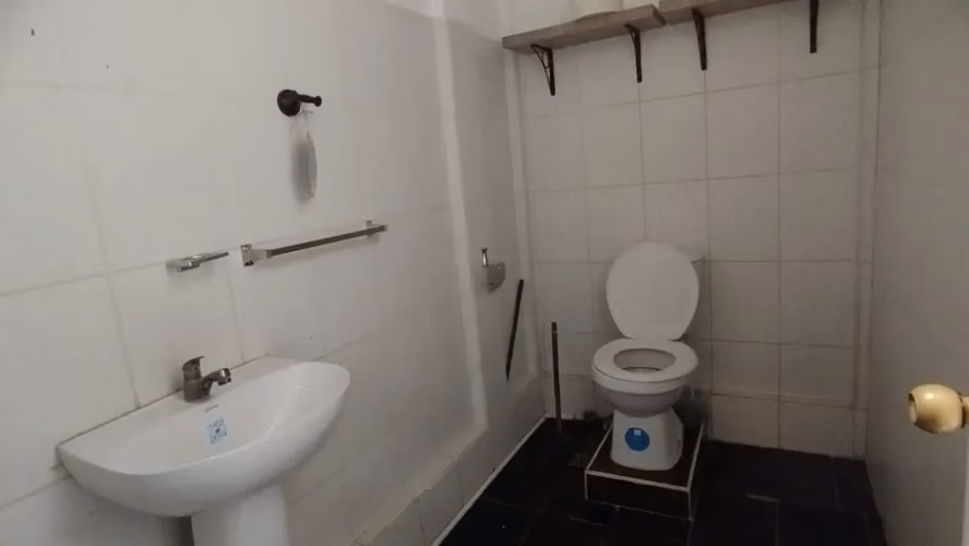 Edificio Comercial Esquinero en Jacó con Alto Potencial de Negocio - Imagen 10