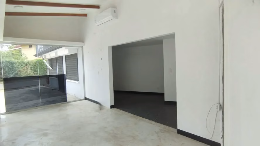 Edificio Comercial Esquinero en Jacó con Alto Potencial de Negocio - Imagen 7