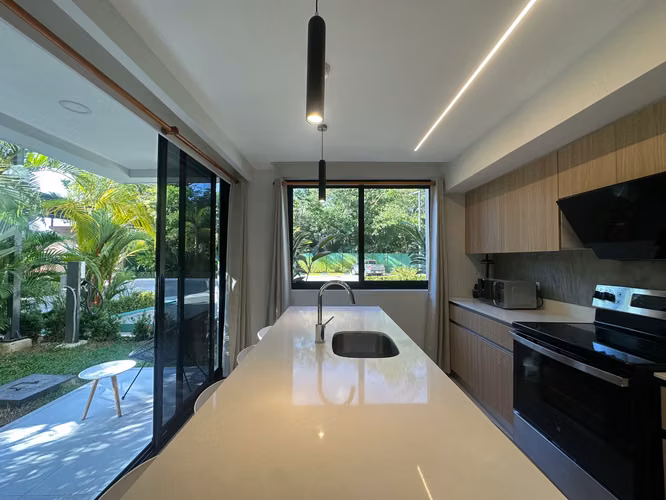 Condominio nuevo de 2 habitaciones en Playa Jacó - Imagen 2