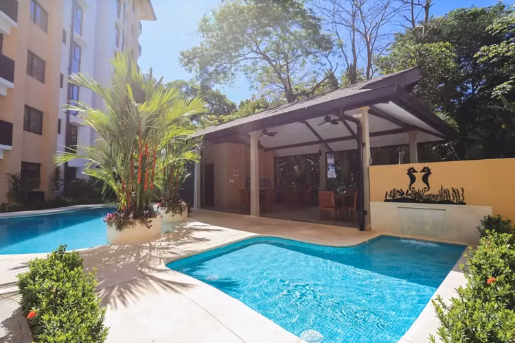 Condominio nuevo de 2 habitaciones en Playa Jacó - Imagen 18