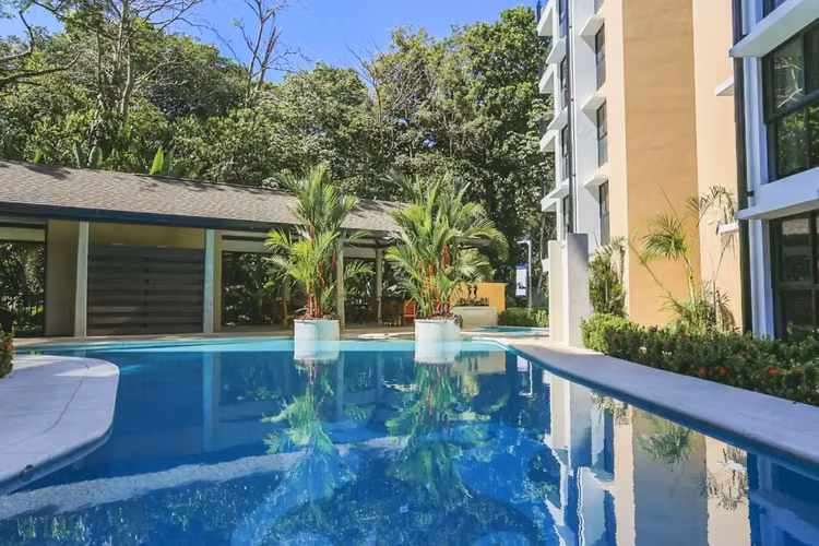 Condominio nuevo de 2 habitaciones en Playa Jacó - Imagen 17
