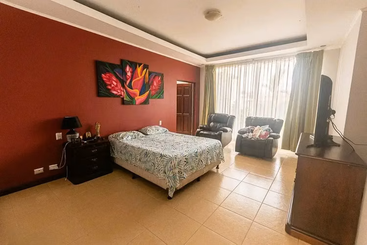 Casa boutique de lujo en venta en la comunidad cerrada de San Ramón - Imagen 11