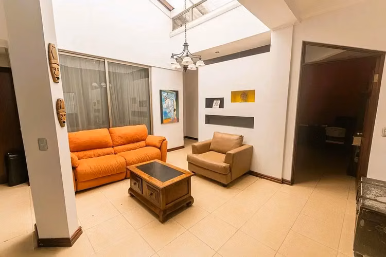 Casa boutique de lujo en venta en la comunidad cerrada de San Ramón - Imagen 9