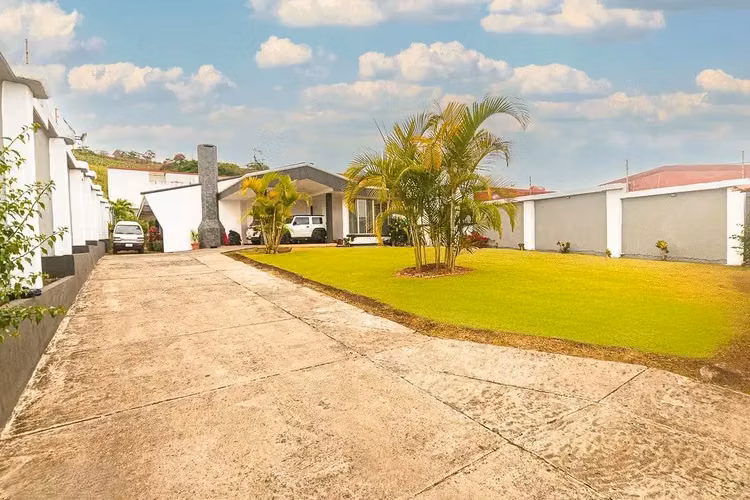Casa boutique de lujo en venta en la comunidad cerrada de San Ramón