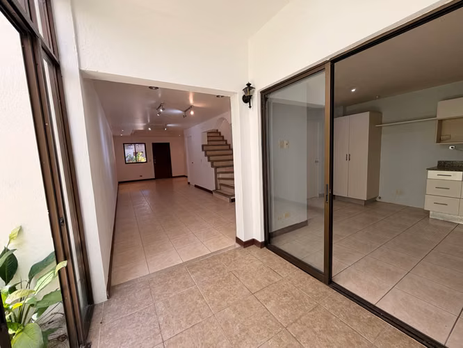 Cómodo Condominio en Venta en Escazú - Imagen 8