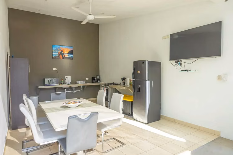 Villa de Inversión: 2 Casas + Piscina Privada | A Minutos de Playa Blanca, Jacó - Imagen 6