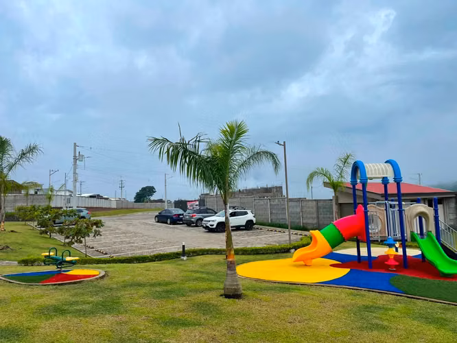 Terreno Residencial en Grecia, Alajuela: Potencial para su Hogar o Inversión - Imagen 8
