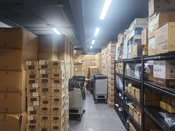 Ofibodega Comercial Estratégica en Escazú con Amplio Parqueo y Vigilancia 24/7 - Imagen 5