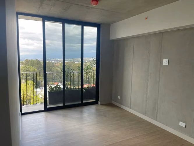 Apartamento Moderno con Vistas Panorámicas de la Ciudad y Acceso a Piscina en la Azotea - Imagen 3