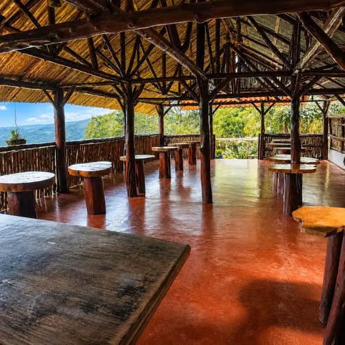 Gema Natural de Inversión en Cartago | 53.383 m² con Agua, Cabaña, Rancho, Senderos y Vistas a la Montaña