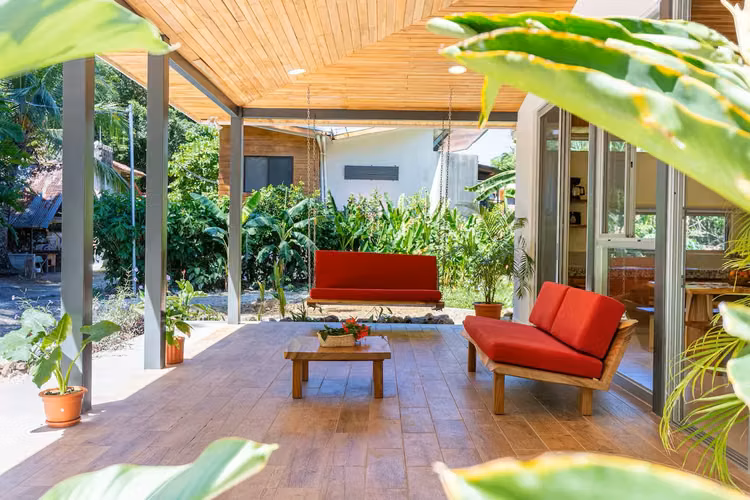 Finca Familiar en Mal País | A Pasos de la Playa, Vistas al Mar y Jardines Tropicales - Imagen 7