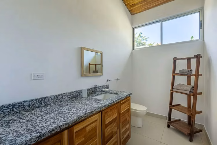 Finca Familiar en Mal País | A Pasos de la Playa, Vistas al Mar y Jardines Tropicales - Imagen 16