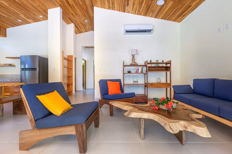 Finca Familiar en Mal País | A Pasos de la Playa, Vistas al Mar y Jardines Tropicales - Imagen 11