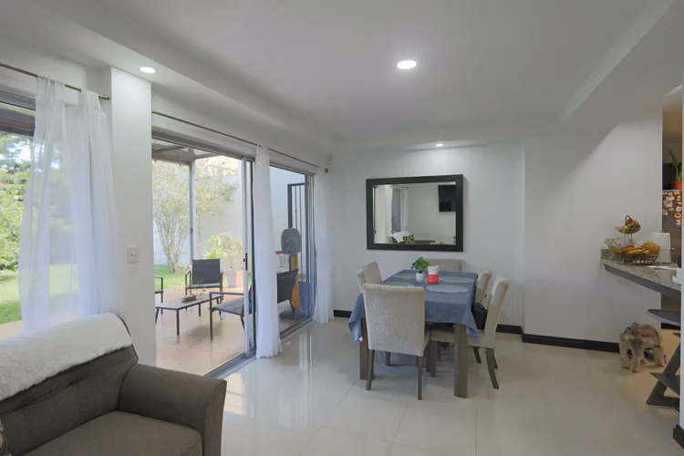 Venta Casa Independiente de 3 Habitaciones con Jardín en Alajuela - Imagen 6