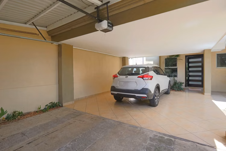 Venta Casa Independiente de 3 Habitaciones con Jardín en Alajuela - Imagen 3