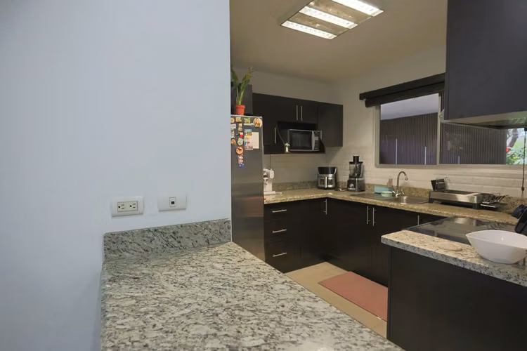 Venta Casa Independiente de 3 Habitaciones con Jardín en Alajuela - Imagen 8