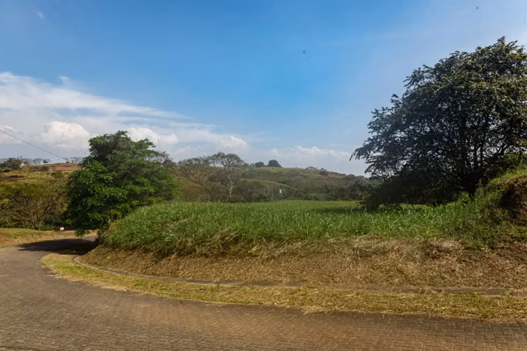 Lote de 2352.95 m2 con vistas panorámicas en La Gúacima, Alajuela. - Imagen 5